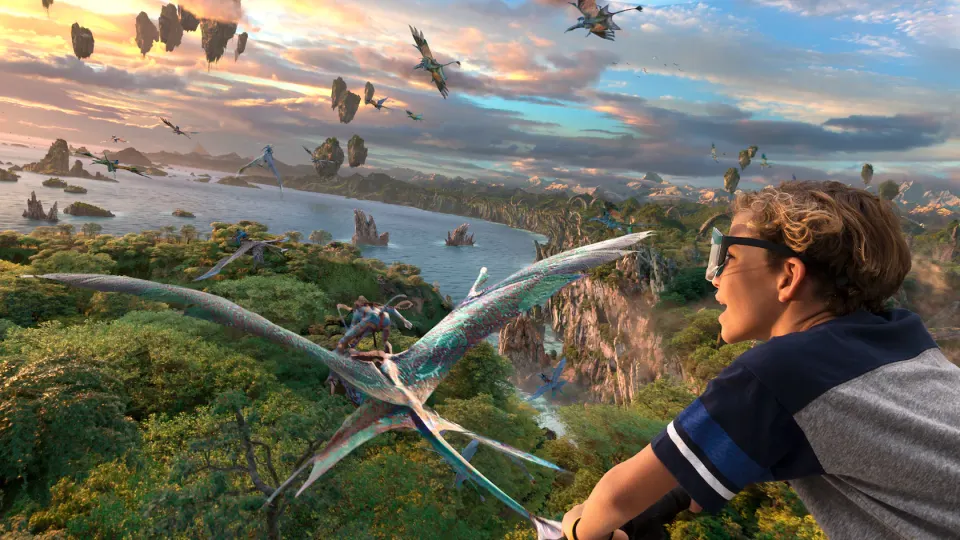Menino a bordo da Avatar Flight of Passage no Disney’s Animal Kingdom