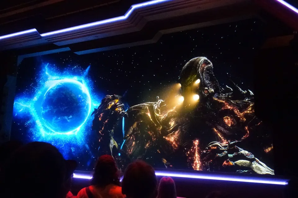 Detalhe da atração Guardians of the Galaxy: Cosmic Rewind