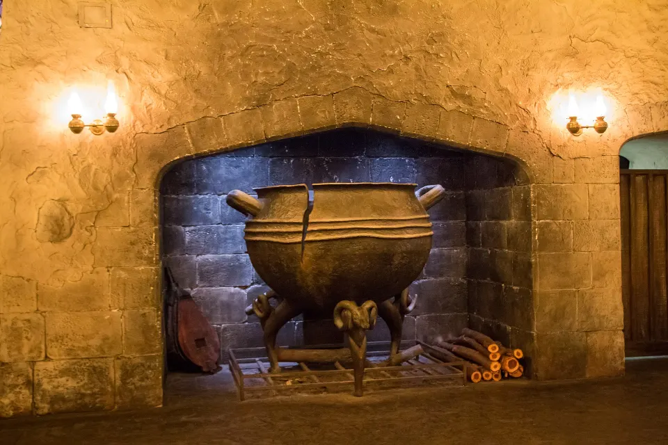 Interior do Leaky Cauldron em Diagon Alley no Universal Studios Florida